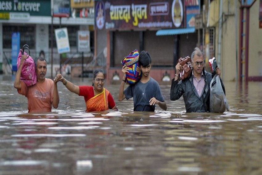 Alert in Telangana, 700 people evacuated in Gujarat amid rains
