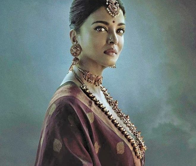 Aishwarya Rai's FIRST LOOK from Mani Ratnam's Ponniyin Selvan as 'queen Nandini' breaks internet, fans are speechless