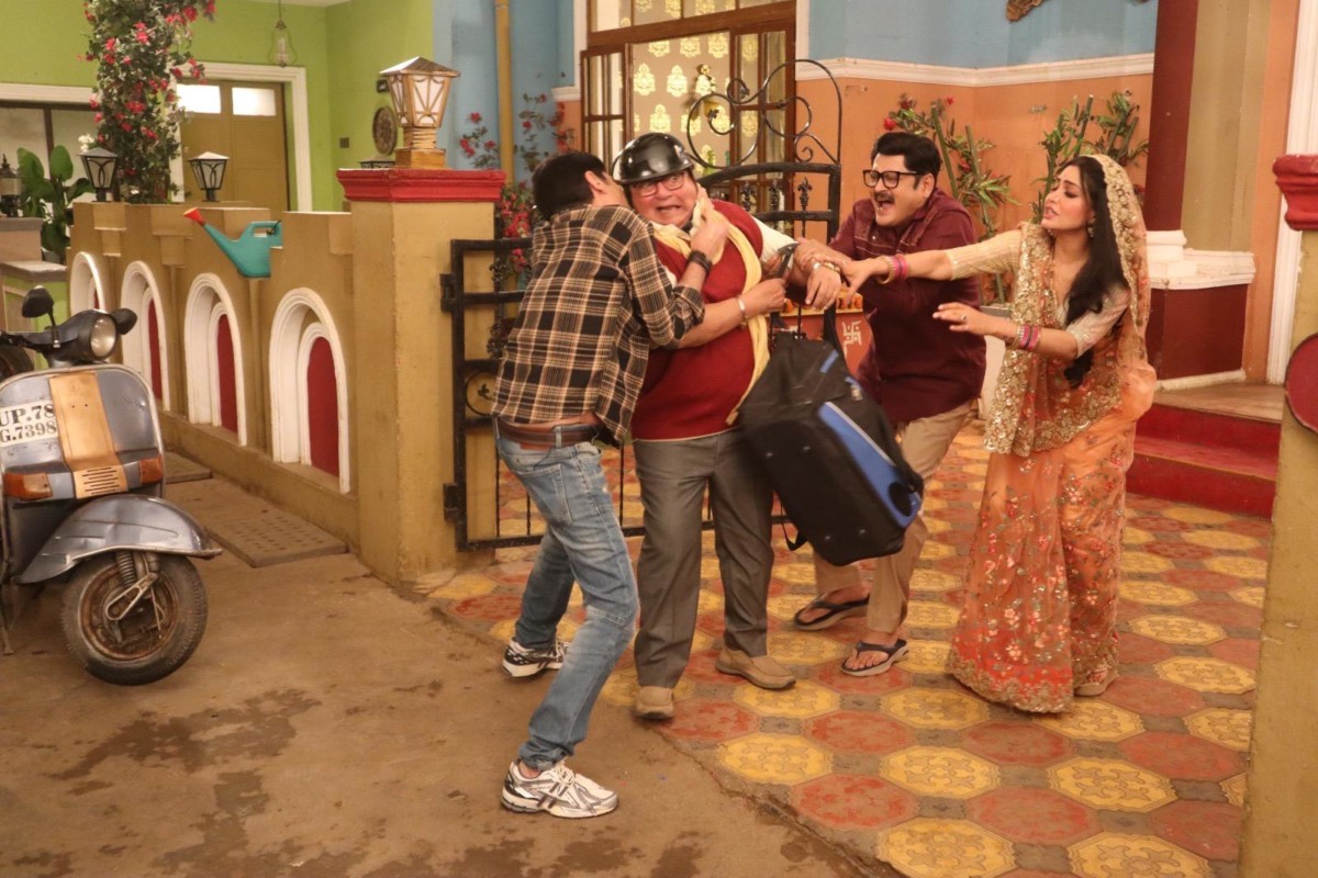 Bhabhiji Ghar Par Hain: Angoori Beats Up Masked Robbers—Unaware It’s Tiwari and Anita!