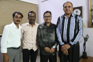 अगम कुमार निगम की आवाज में प्रोड्यूसर डॉ मुकेश कुमभानी के म्युज़िक एल्बम "यादों की कसक" की रिकार्डिंग 