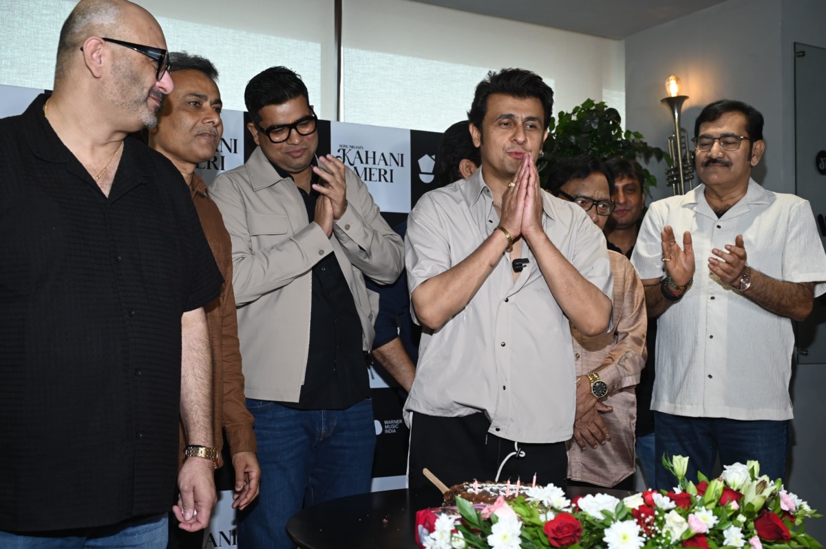 Born to the Voice of Sonu Nigam: Fan Couple Schedule Baby’s Birth to Match Singer’s 52nd Birthday