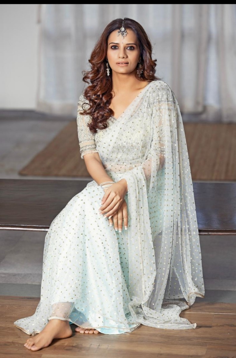 Kajal Vashisht Finds Spiritual Strength at Ambaji Temple After Gujarati Comeback