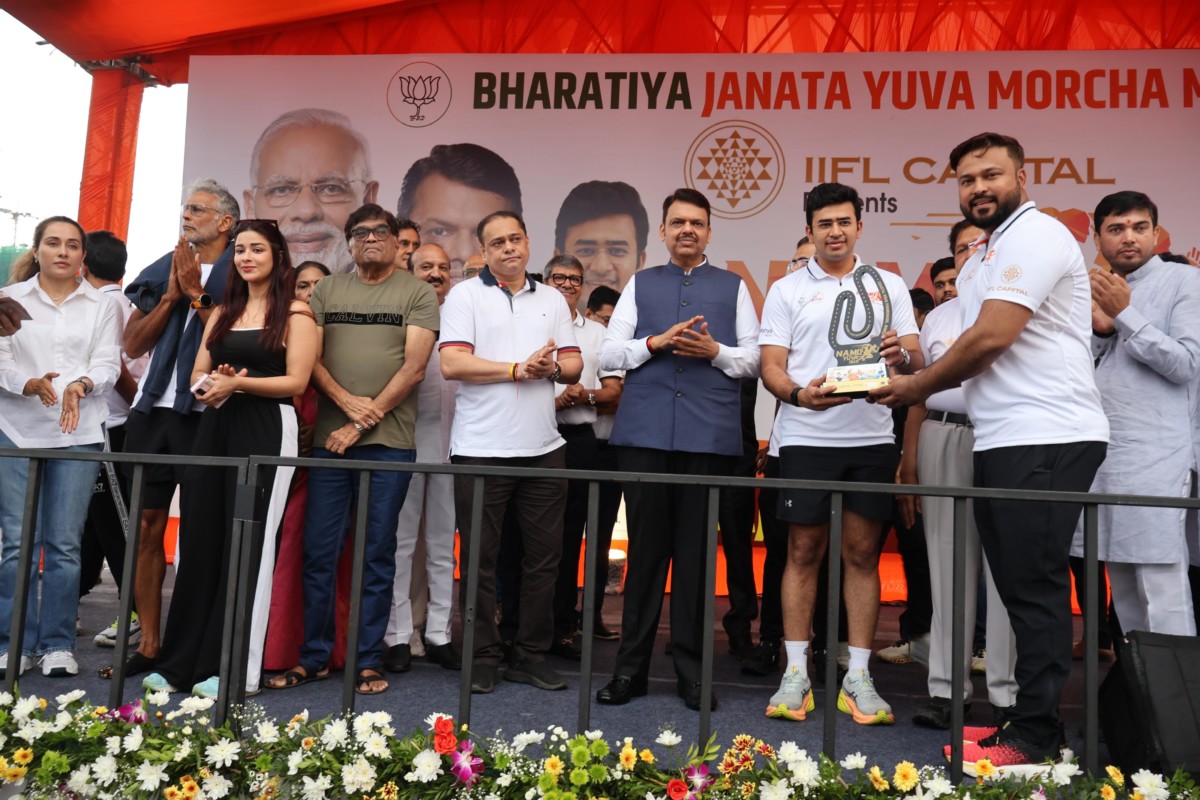 Tajinder Singh Tiwana Leads Historic NaMo Yuva Run on Mumbai’s Coastal Road Promenade to Celebrate PM Modi Ji’s 75th Birthday