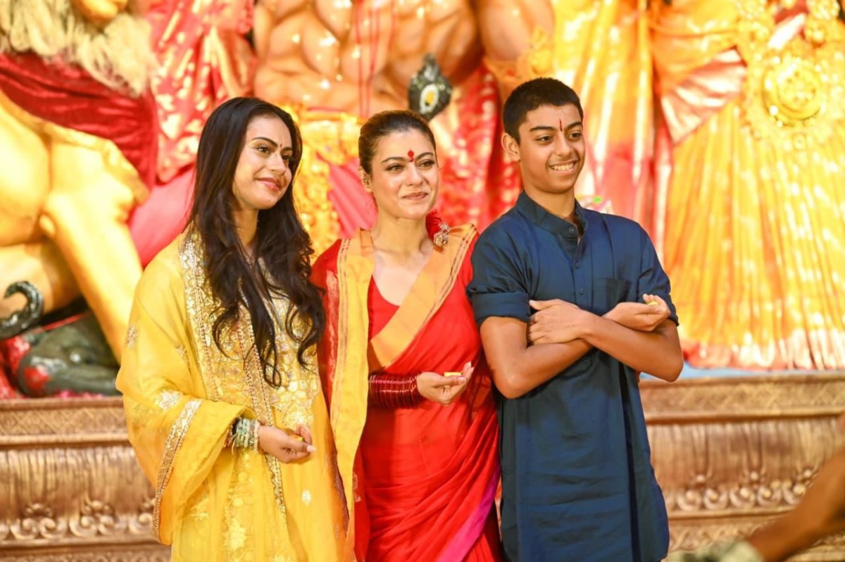Day 2- Kajol, Rani Mukherjee, Tanishaa Mukerji, Ayan Mukerji at the 79th North Bombay Sarbojanin Durga Puja 2025