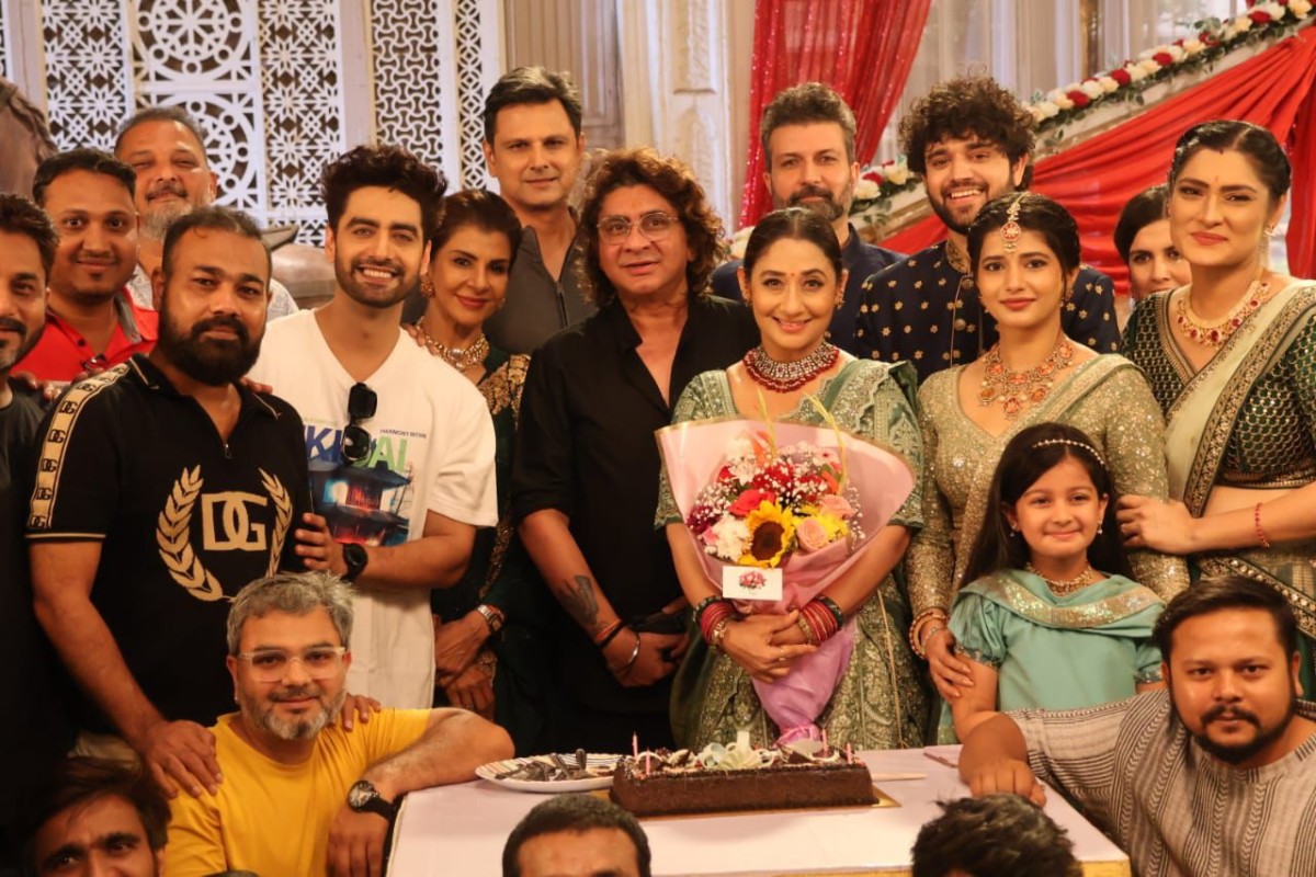 Cast and Crew Celebrate Shruti Ulfat’s Birthday on the Sets of Rajan Shahi’s YRKKH