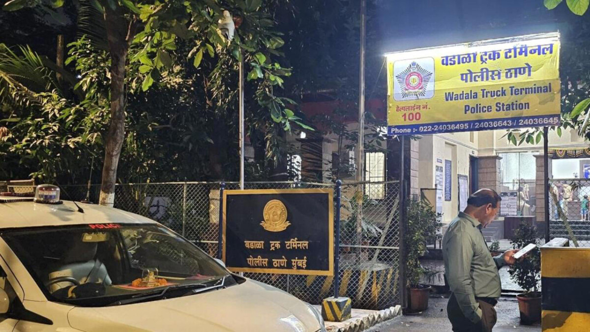 In a separate high-profile case (Sep 2025), a senior inspector and a sub-inspector from the Wadala TT Police Station in Mumbai were arrested as part of a ₹4 lakh bribery case