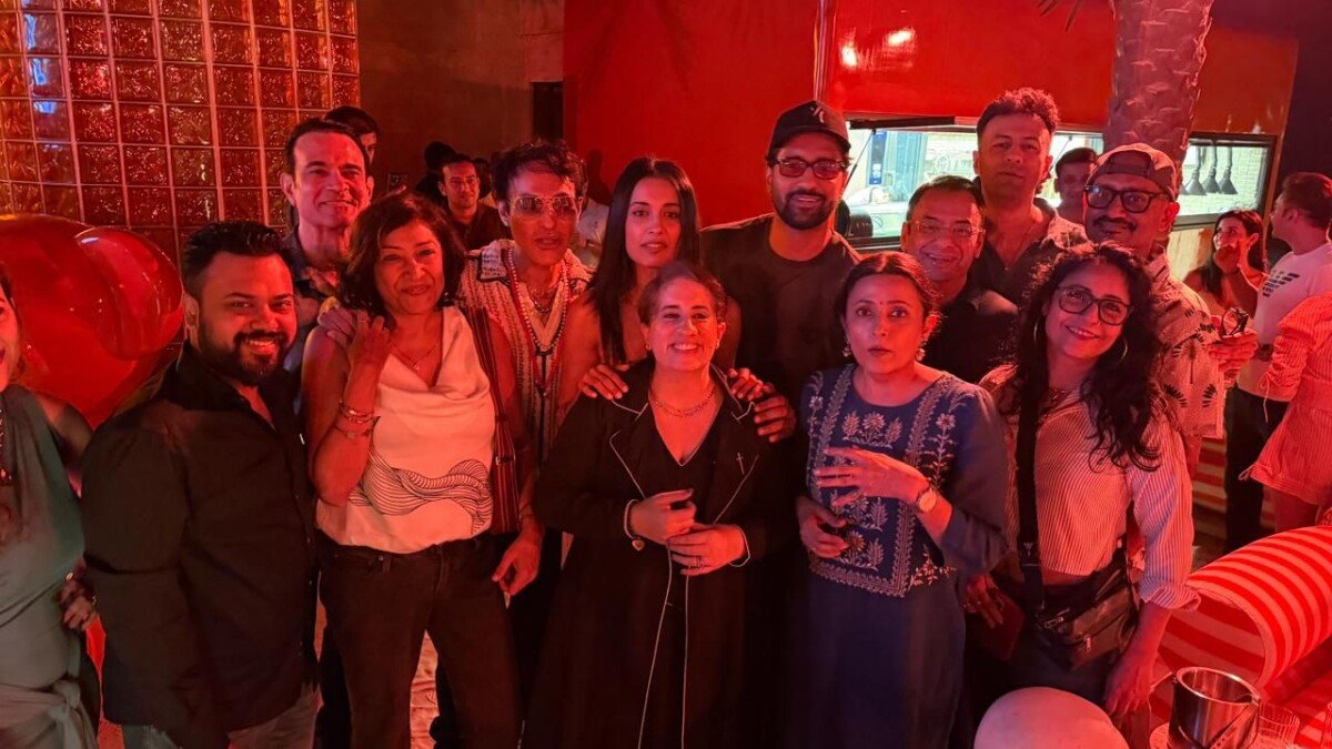 Filmmaker Mozez Singh Hosts a Special Soirée Celebrating 10 Years of Zubaan, Vicky Kaushal and Guneet Monga Attend the Reunion